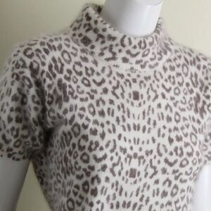 reflections by Spiegel Creamy leopard Print 65% Angora Turtleneck Sweater D40